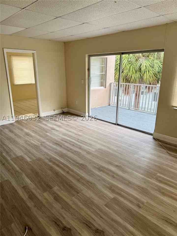 9390 E Bay Harbor Dr #10 - Photo 4 of 12