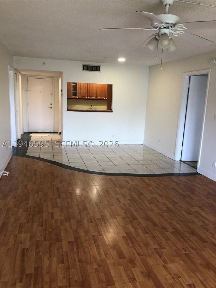 210 Lakeview Dr #207 - Photo 4 of 8