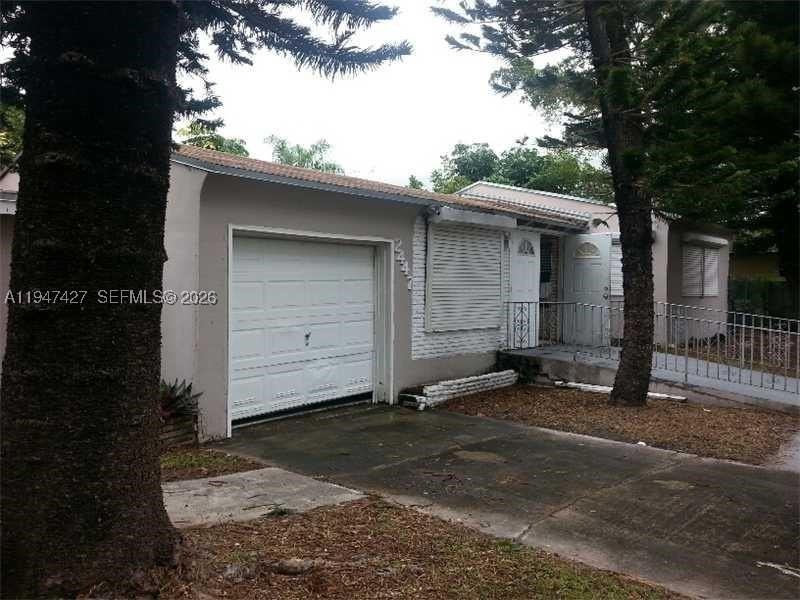 2447 Pierce St #1 - Photo 2 of 4