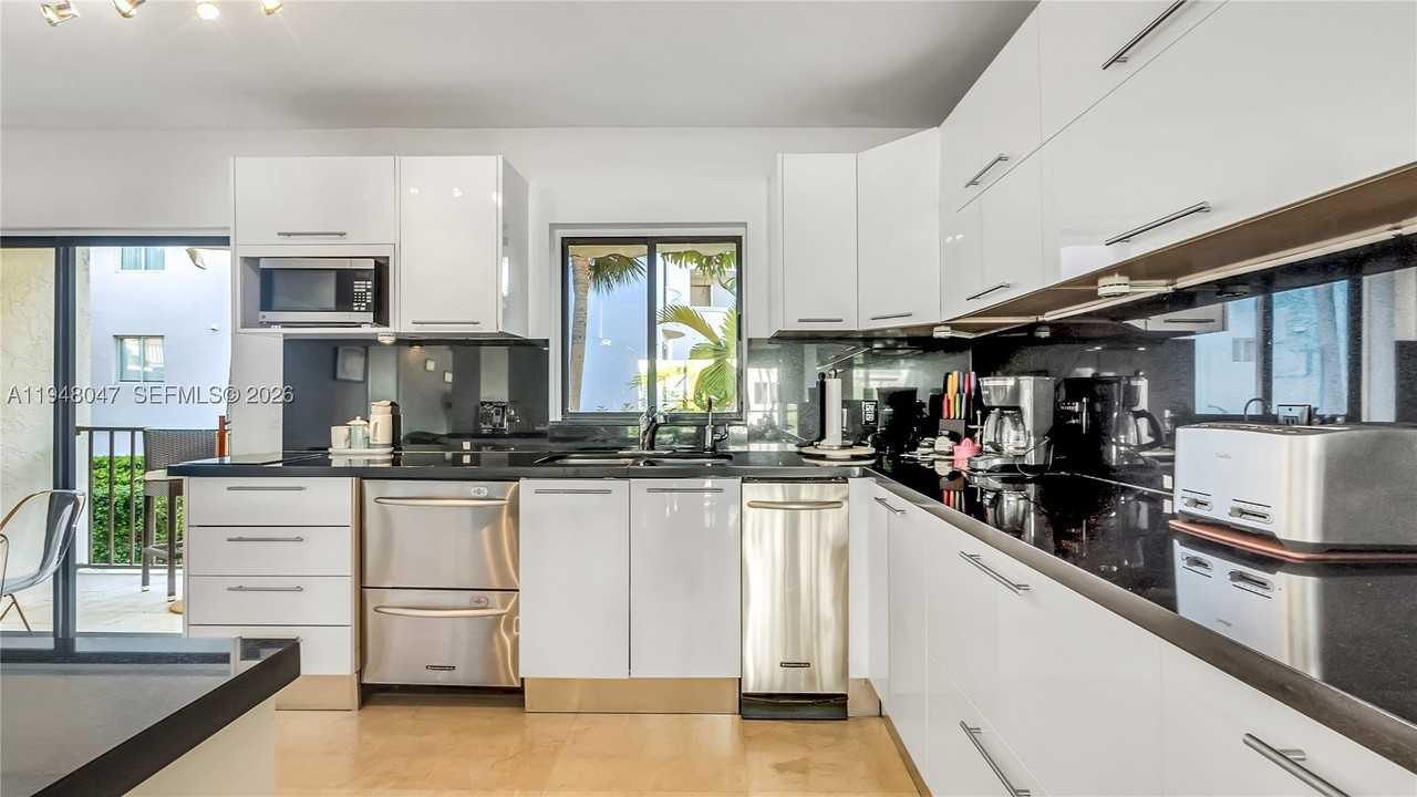 10090 Bay Harbor Ter #10090 - Photo 2 of 42