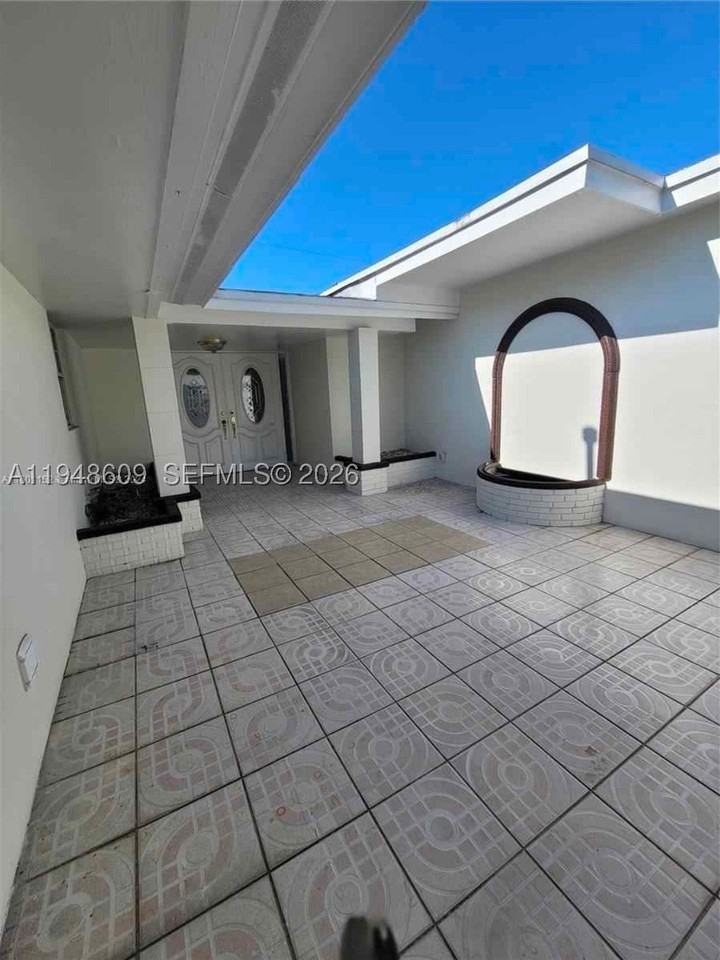 12305 Sw 42nd St - Photo 2 of 11