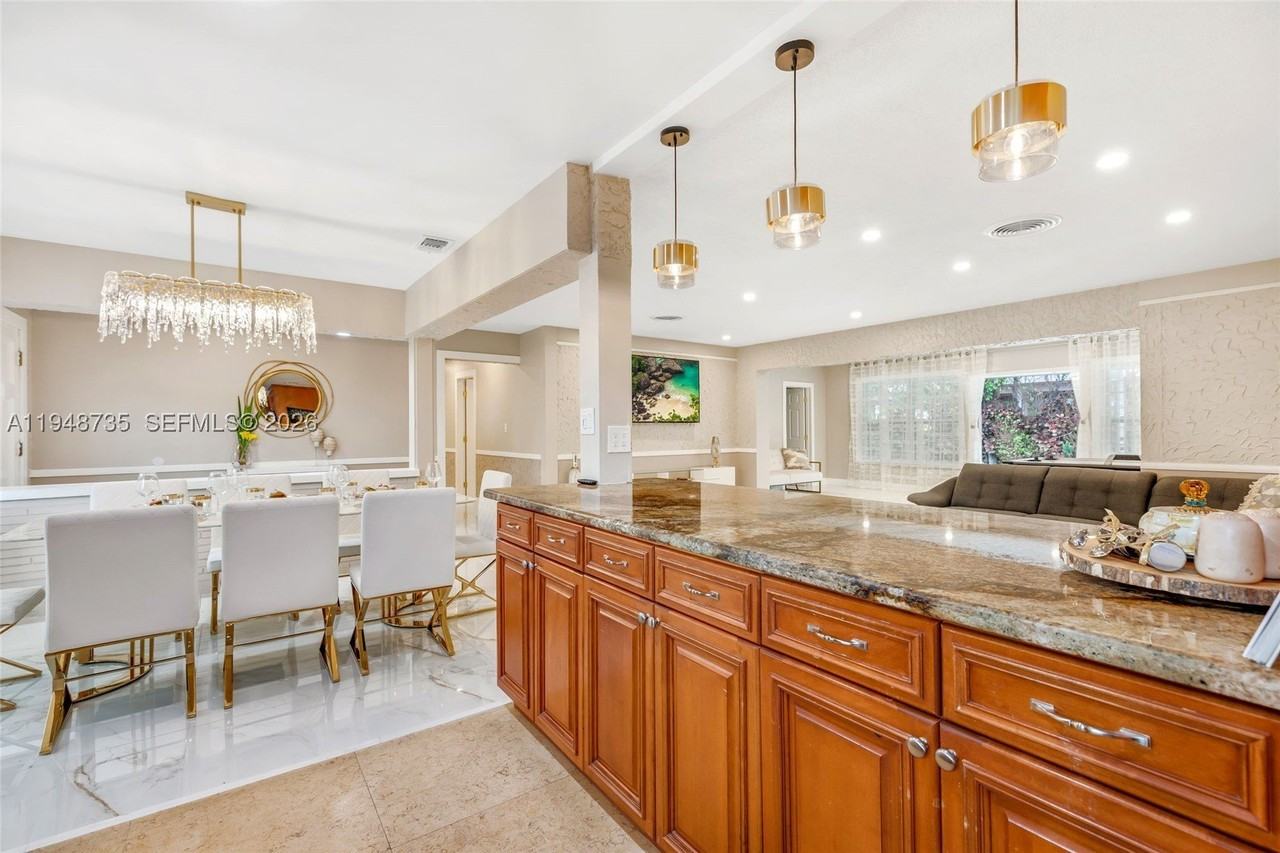 1960 Coral Reef Dr - Photo 6 of 50