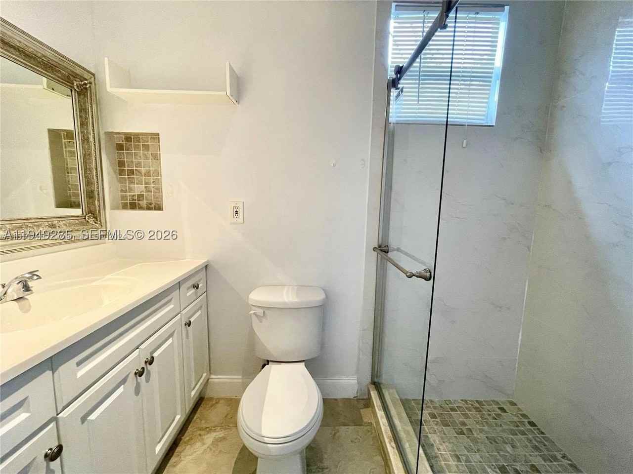 712 Sw 5th Ct #3 - Photo 4 of 5
