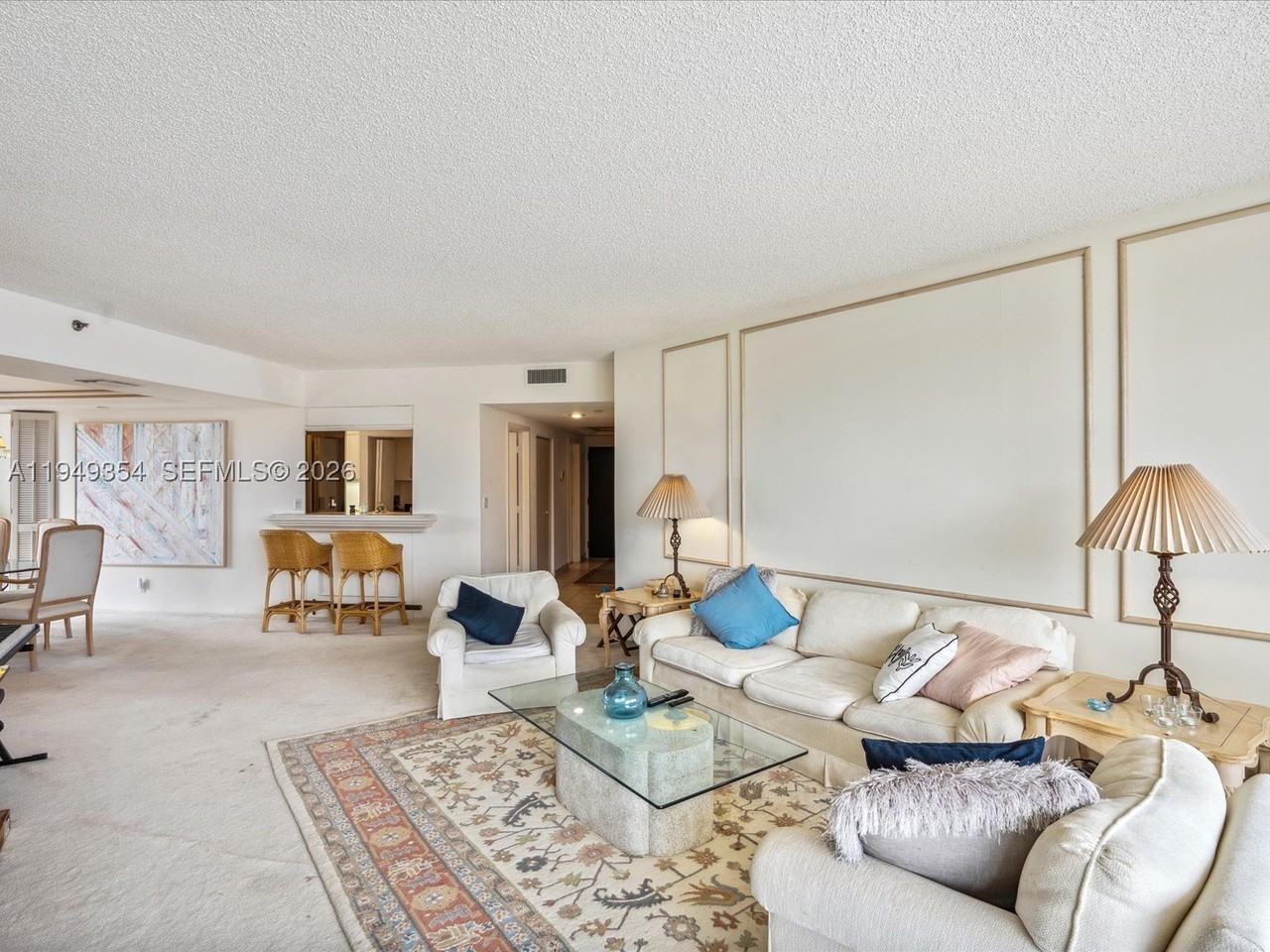 2800 Island Blvd #702 - Photo 4 of 28