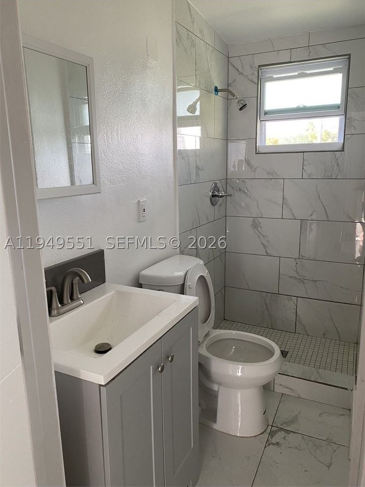 6045 Buchanan St #1 - Photo 6 of 10