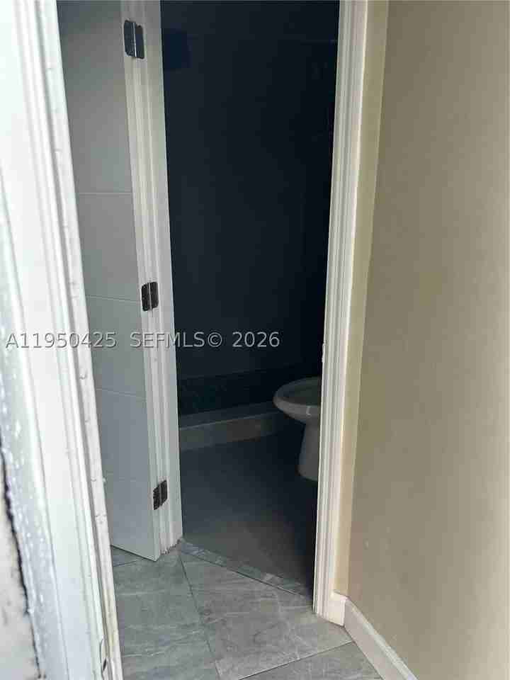 2300 Nw 94th St #0 - Photo 5 of 6