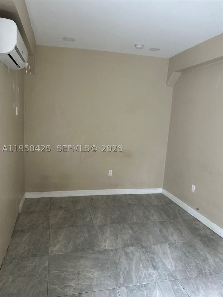 2300 Nw 94th St #0 - Photo 6 of 6