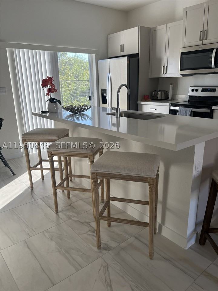 784 Se 19th St #784 - Photo 5 of 22