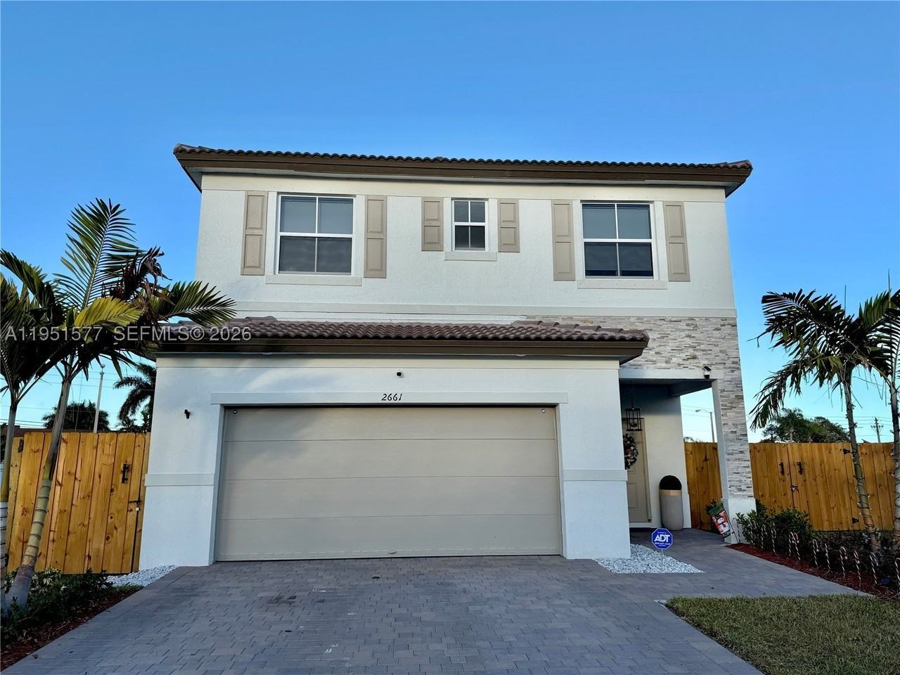 2661 Se 24th Ct - Photo 2 of 37