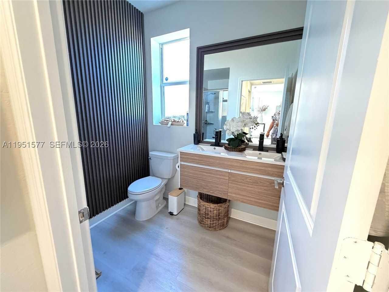 2661 Se 24th Ct - Photo 5 of 37