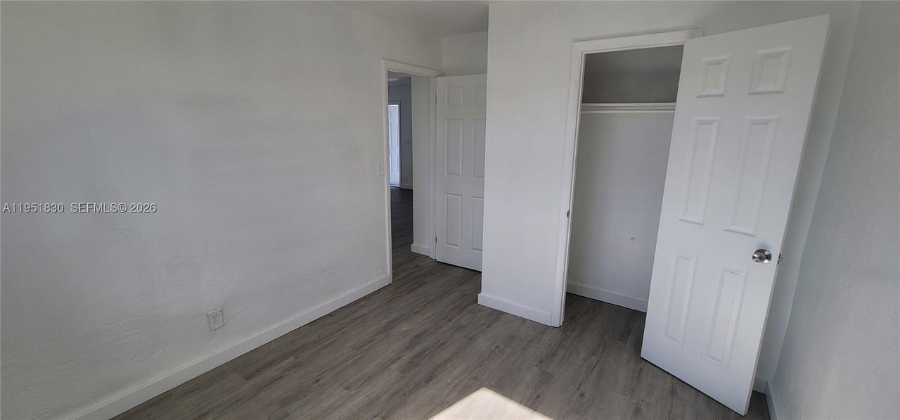 111 Sw 18th Ave #3 - Photo 5 of 17