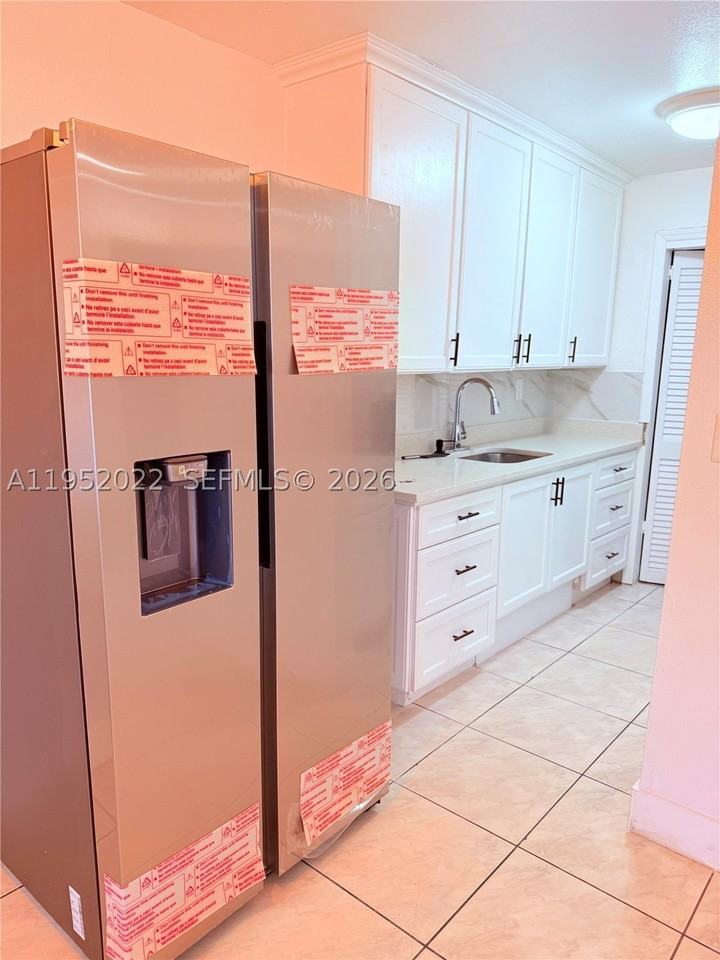 824 Sw 12th Ct #826 - Photo 6 of 22