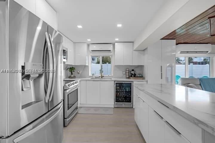 125 Gardenia St - Photo 5 of 23