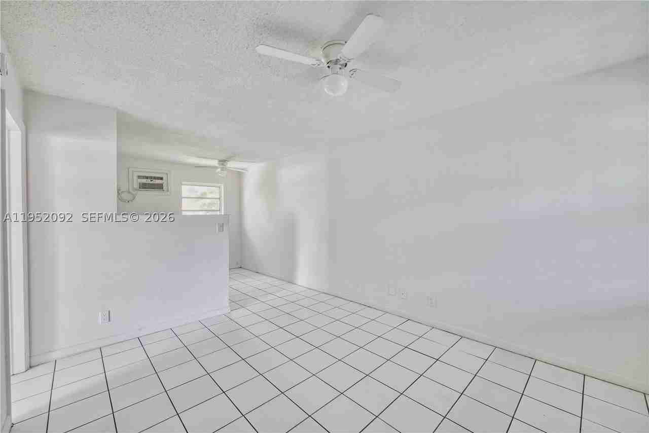 400 Se 31st St #5 - Photo 2 of 19