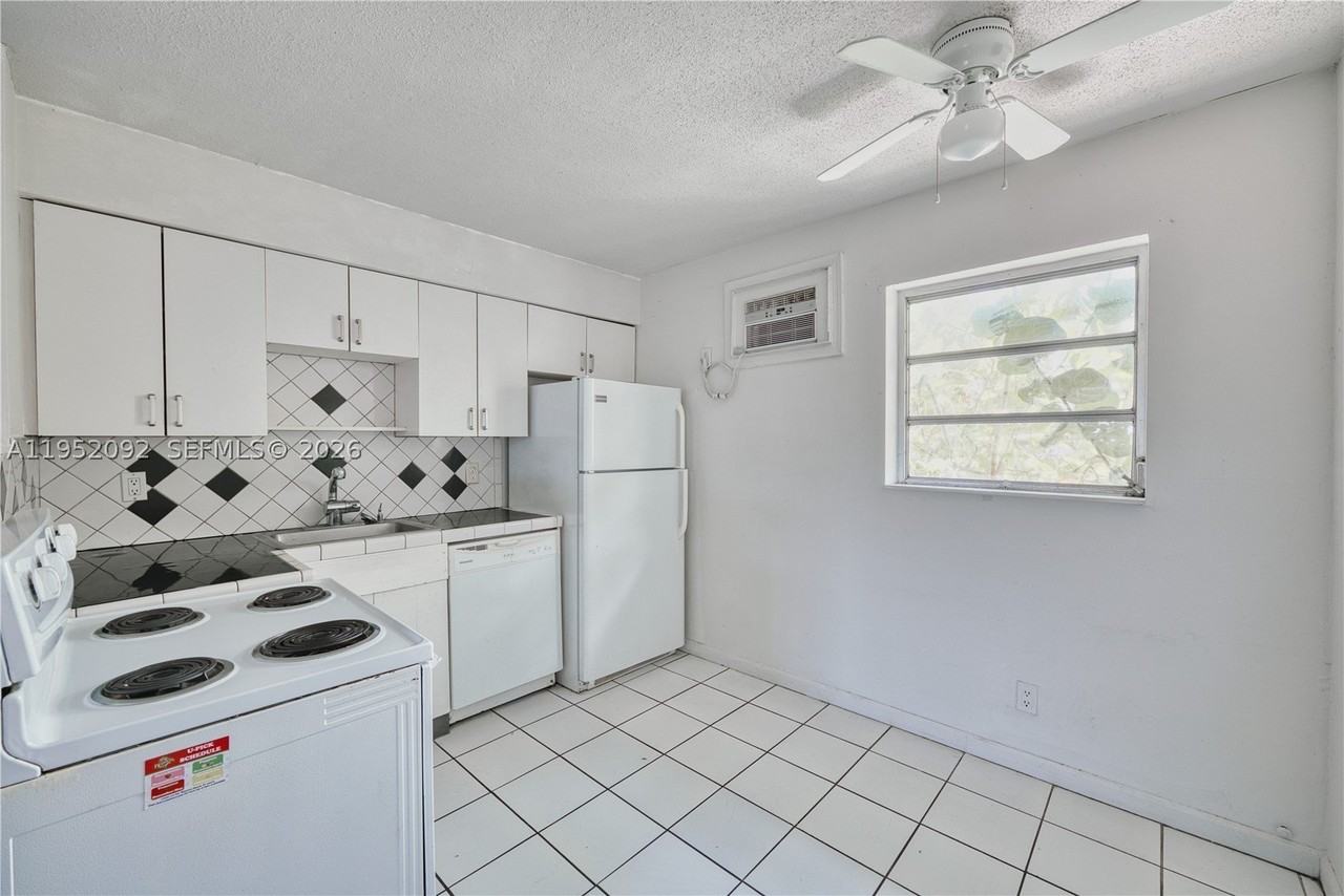 400 Se 31st St #5 - Photo 5 of 19