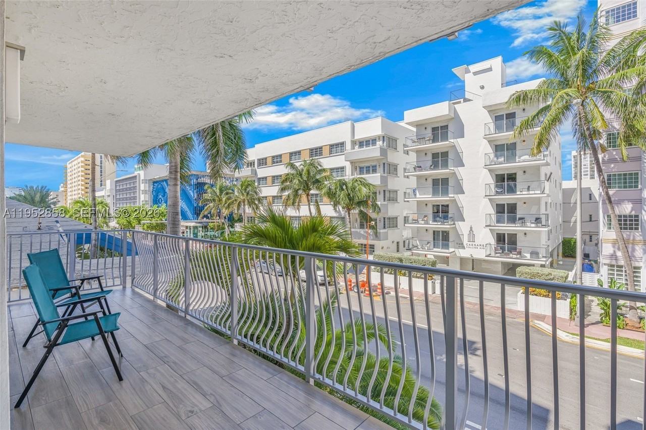 4141 Collins Ave #201 - Photo 3 of 34