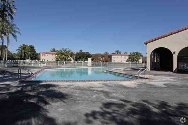 433 Sw 86th Ave #108 - Photo 3 of 3