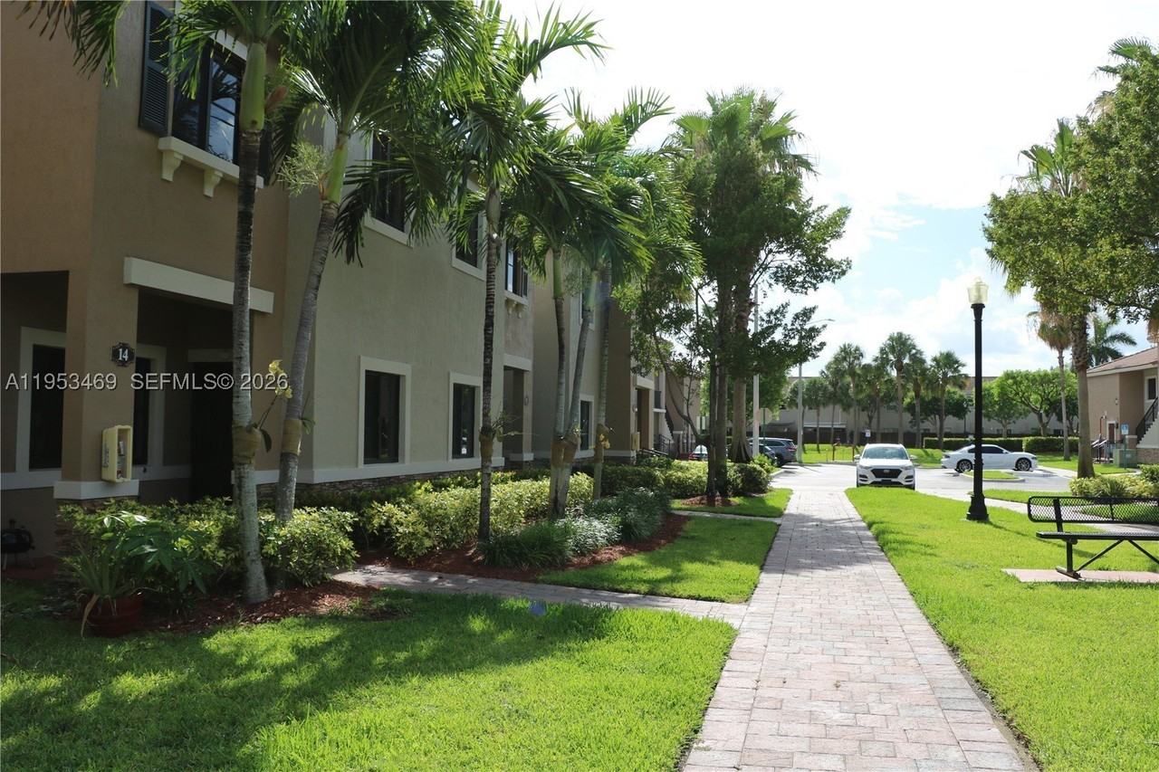 22501 Sw 88th Pl #10-25 - Photo 2 of 20