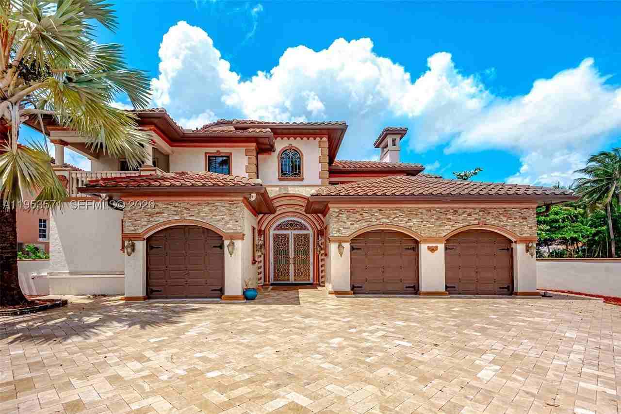 674 Ocean Blvd - Photo 4 of 45