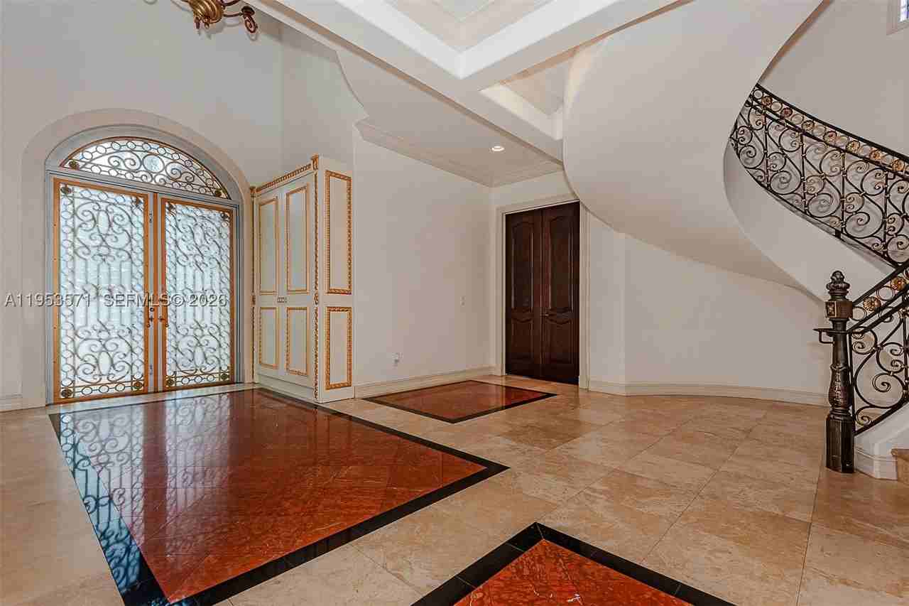 674 Ocean Blvd - Photo 7 of 45