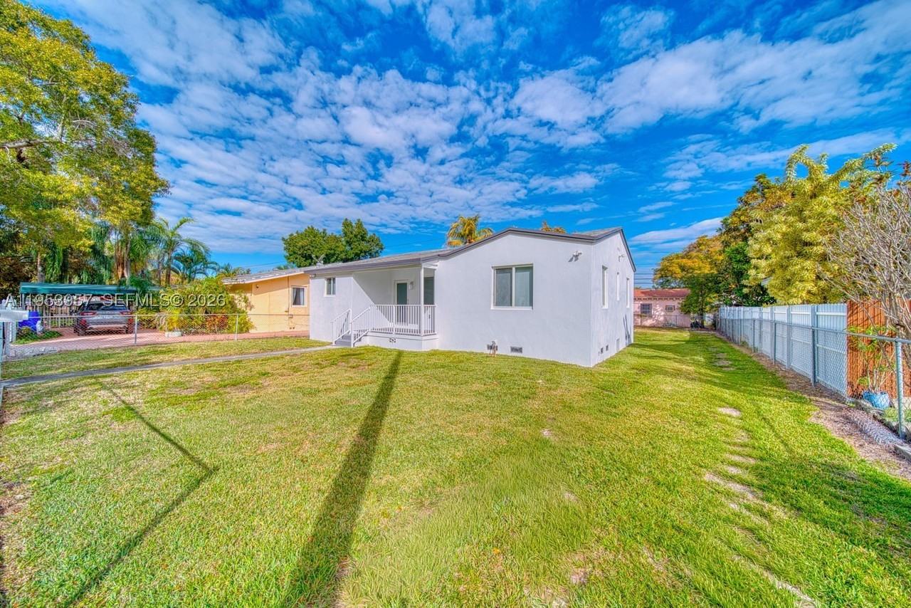 4345 Sw 5th Ter - Photo 2 of 27