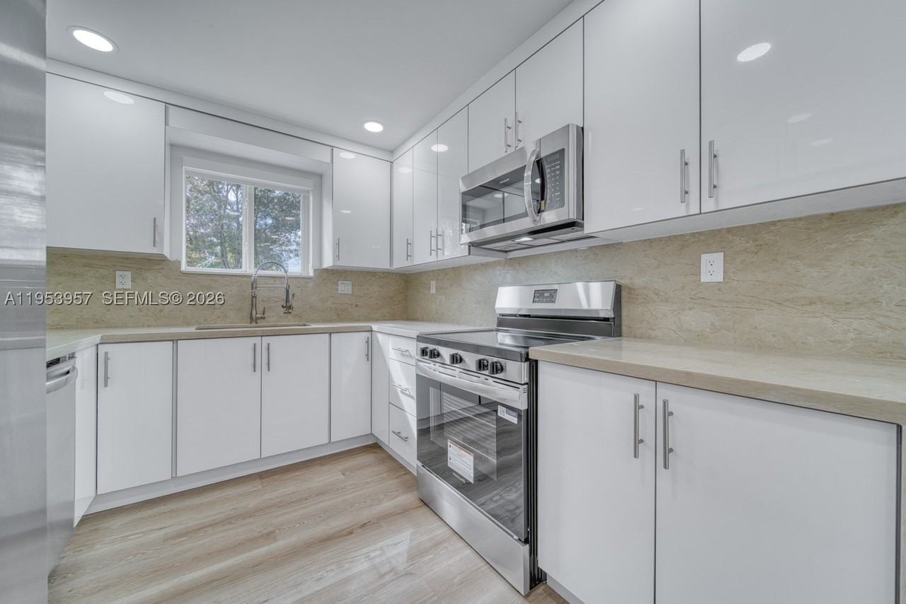 4345 Sw 5th Ter - Photo 7 of 27