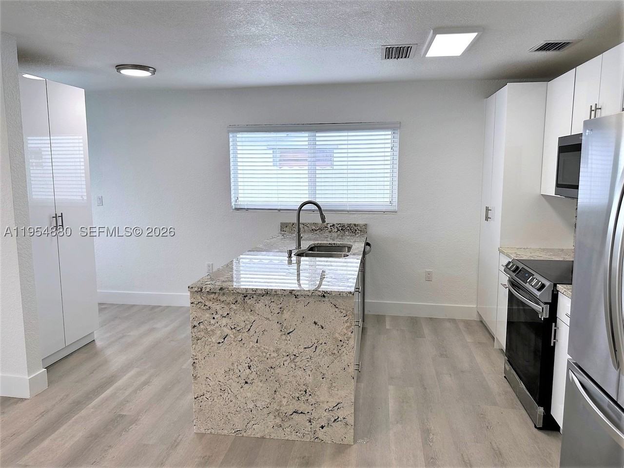 11230 Sw 5th St #1 - Photo 6 of 25