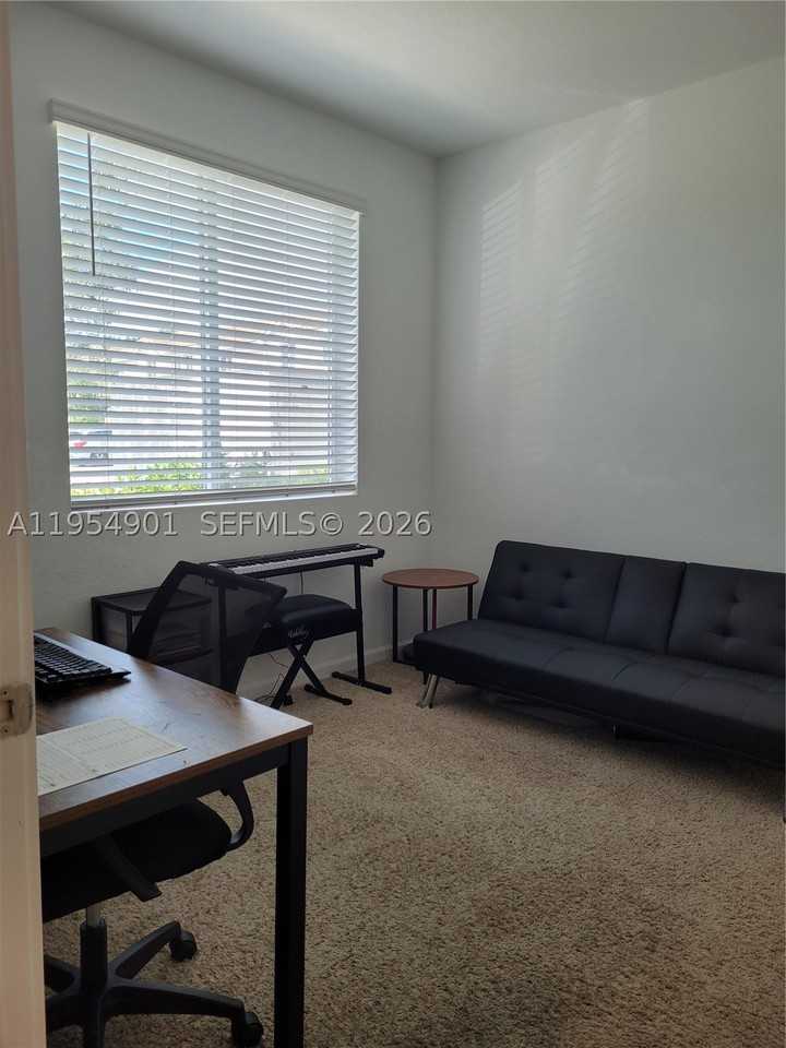 1015 Se 24th Ter #1015 - Photo 4 of 31