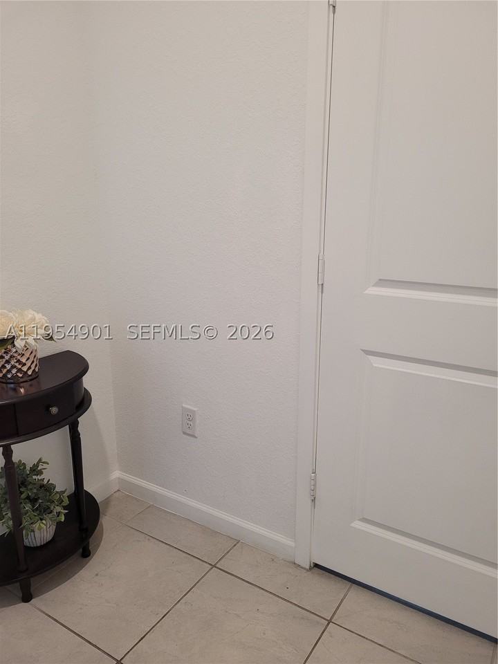 1015 Se 24th Ter #1015 - Photo 7 of 31