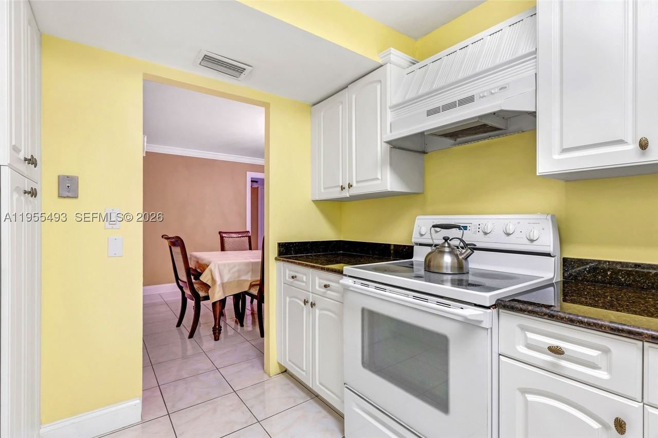 6039 Collins Ave #1206 - Photo 6 of 36