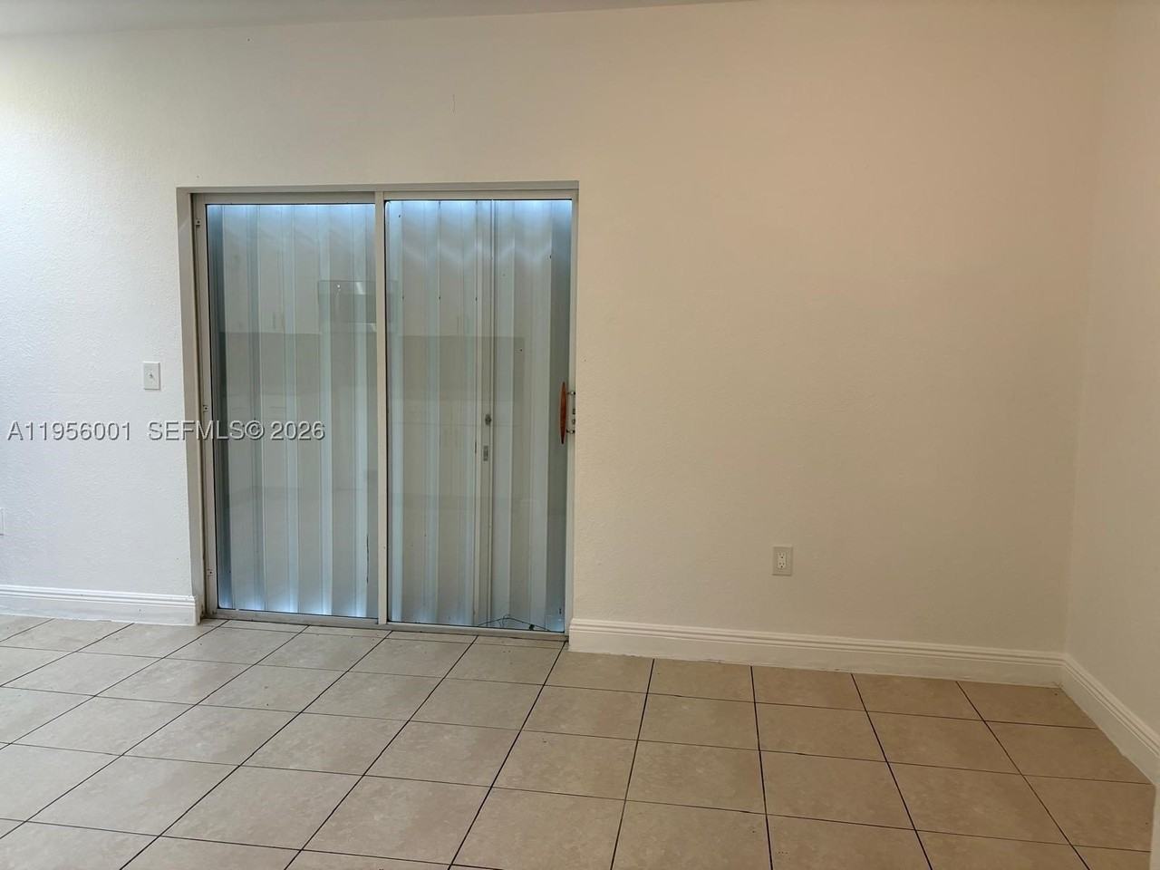 2916 Nw 51st St - Photo 6 of 19