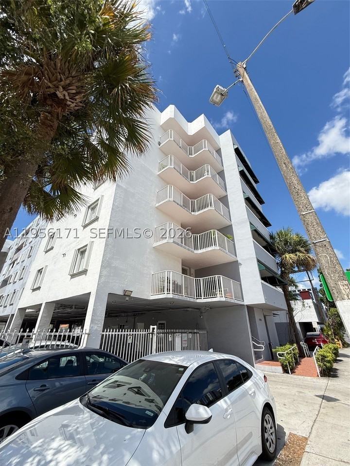 4854 Nw 7th St #508 - Photo 4 of 25