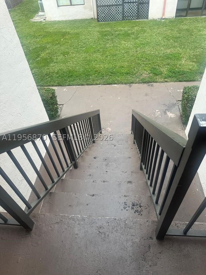 855 Ne 209th St #203-34 - Photo 4 of 18