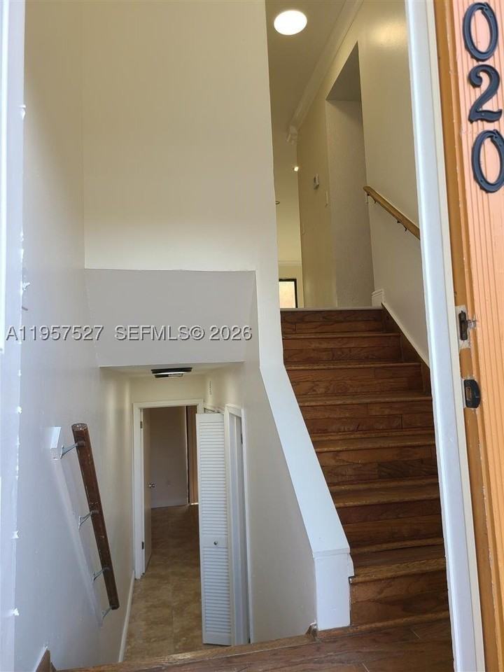 4020 Del Rio Way #720 - Photo 4 of 26