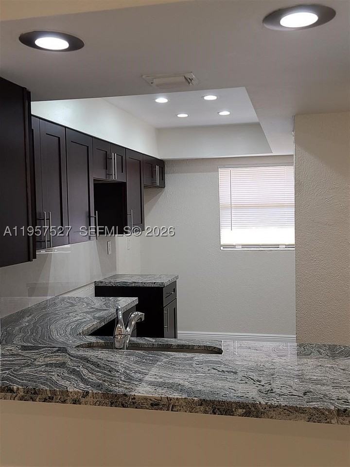 4020 Del Rio Way #720 - Photo 5 of 26