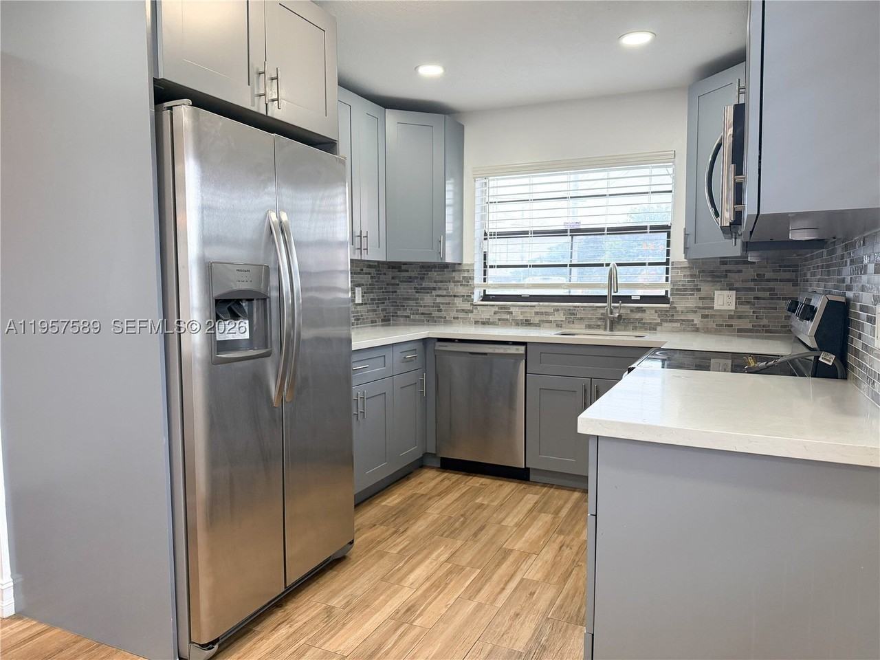 9151 Orchid Tree Ln #131 - Photo 6 of 24