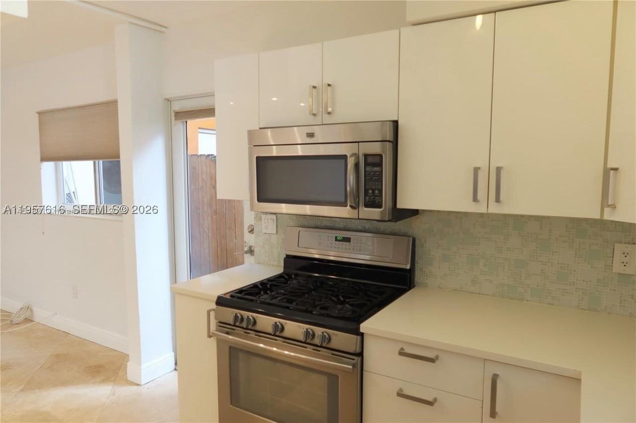 7312 Gary Ave #7312 - Photo 6 of 47