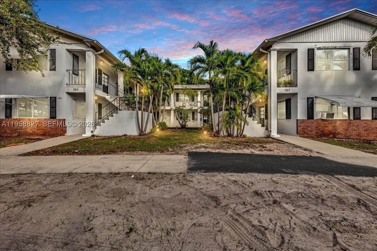 707 S 19th Ave #9