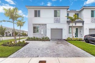760 Se 13th Ct - Photo 1 of 1