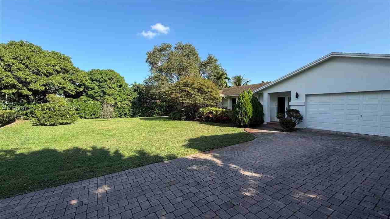 11030 Sw 42nd Ct - Photo 5 of 39