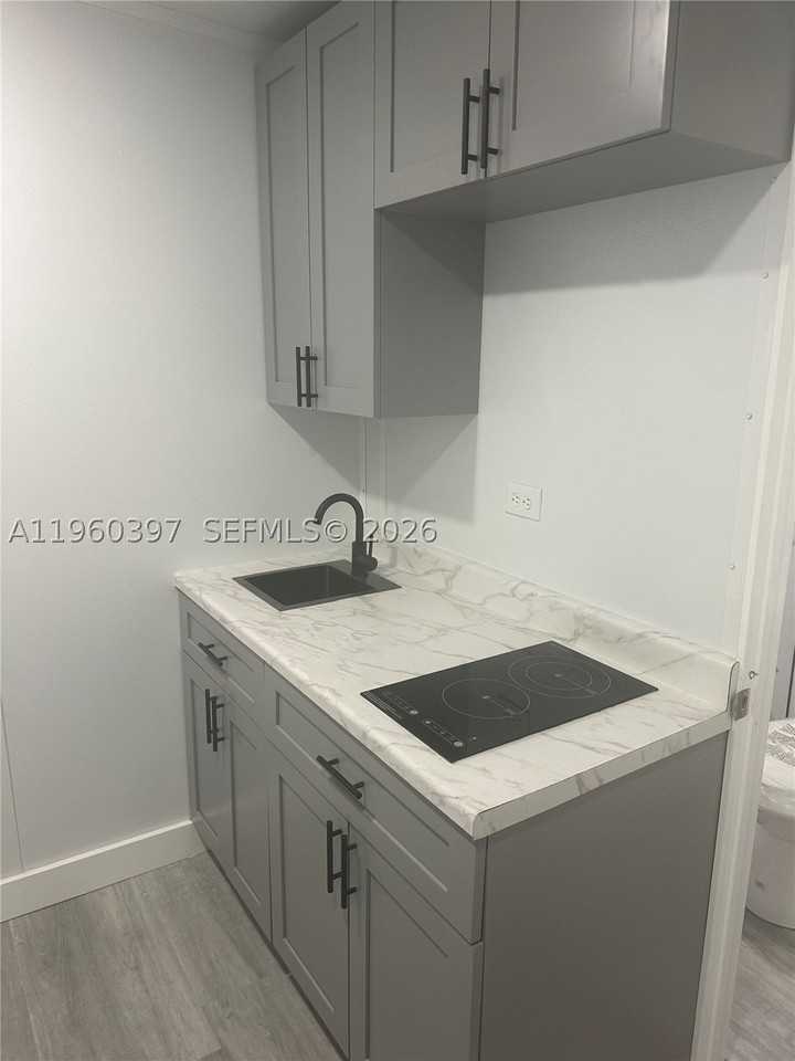19215 Nw 7th Ct #B - Photo 2 of 5