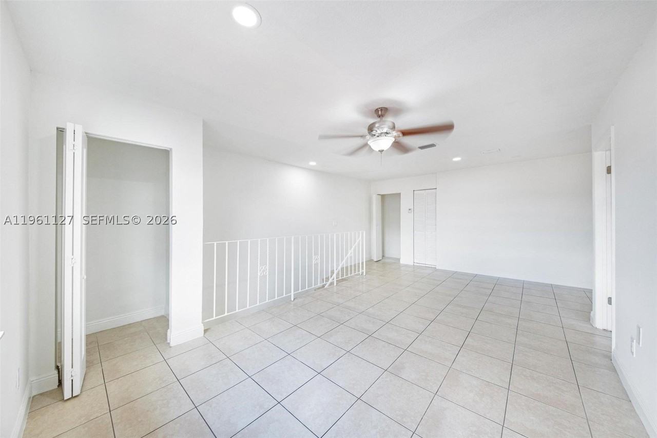 1283 W 42nd St #2 - Photo 5 of 15