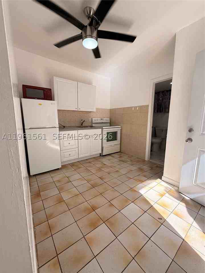 1037 Sw 20th Ave #2