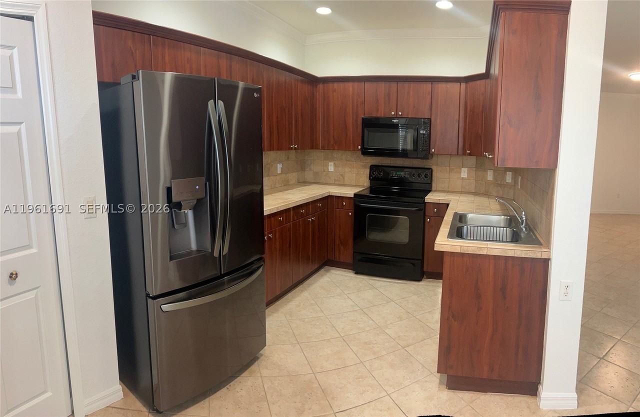 12458 Sw 125th Ter #12458 - Photo 3 of 22