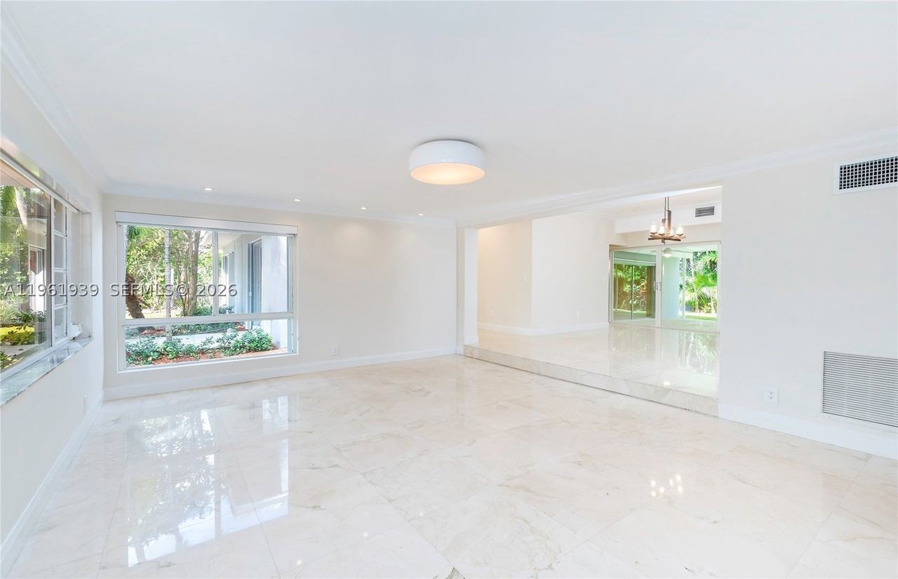 310 Harbor Ct #0 - Photo 4 of 22