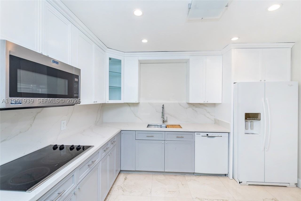 310 Harbor Ct #0 - Photo 7 of 22