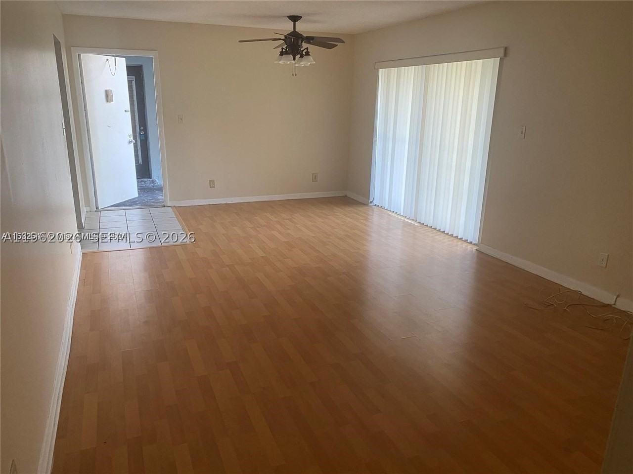 335 W Laurel Dr #1M - Photo 4 of 27