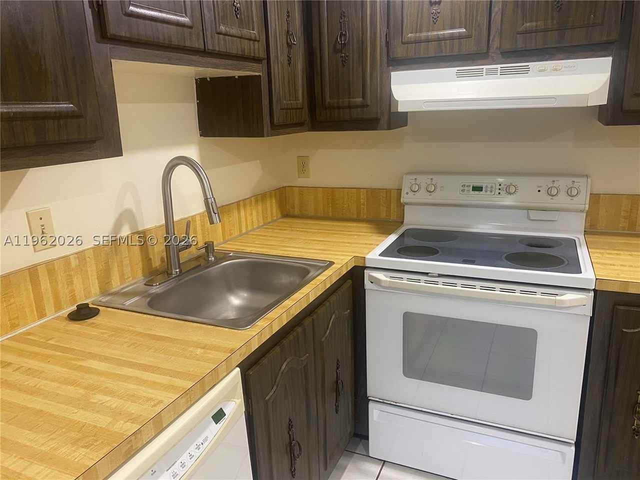 335 W Laurel Dr #1M - Photo 5 of 27