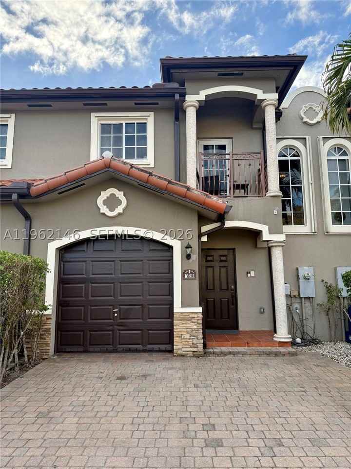 16811 Nw 14th Ave #16811 - Photo 2 of 24