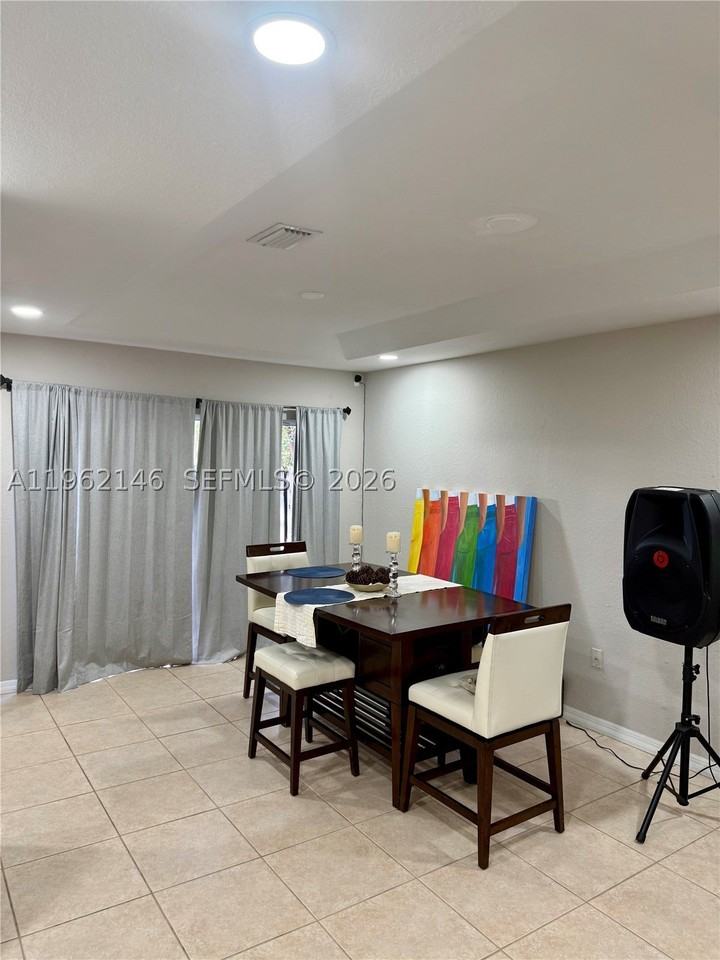 16811 Nw 14th Ave #16811 - Photo 6 of 24